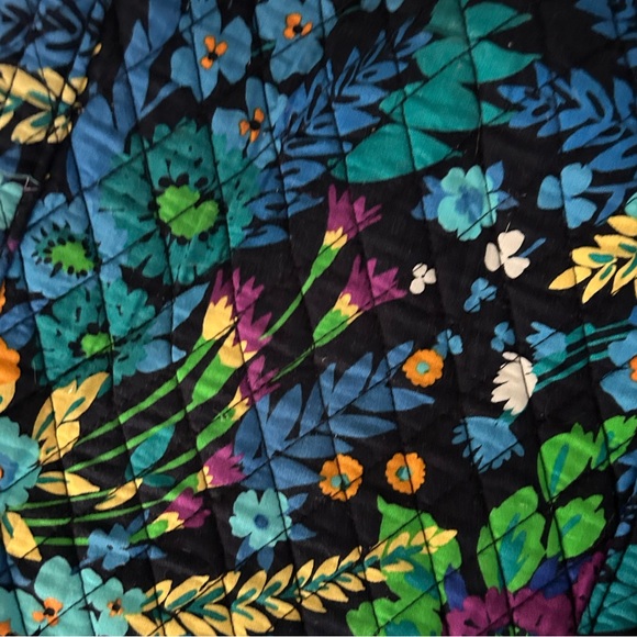 Vera Bradley Large Travel Bag - Picture 4 of 4